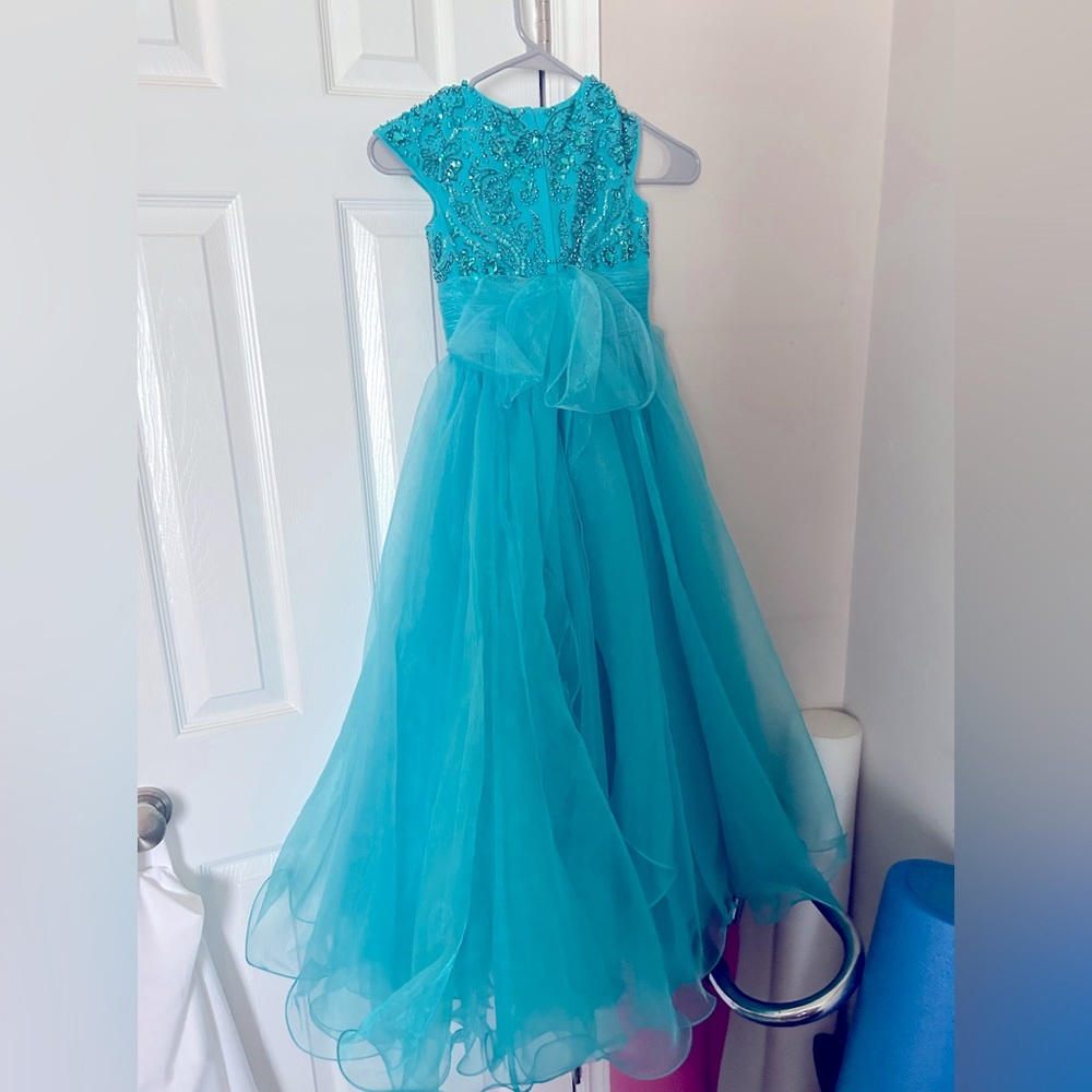 Sherri Hill size 6 Youth Girls pageant dress.